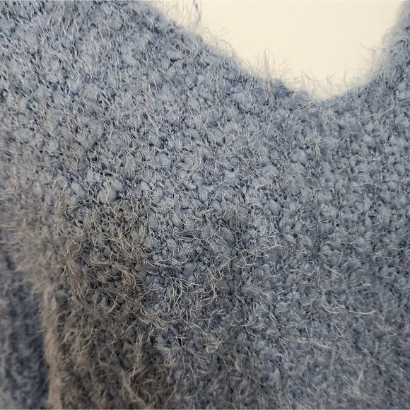 Love Tree Boucle Blue V-Neck Sweater, Size X-Large - Picture 3 of 10